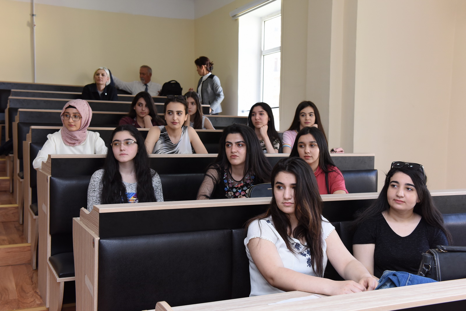 azerbaycan-da-universite-fiyatlari