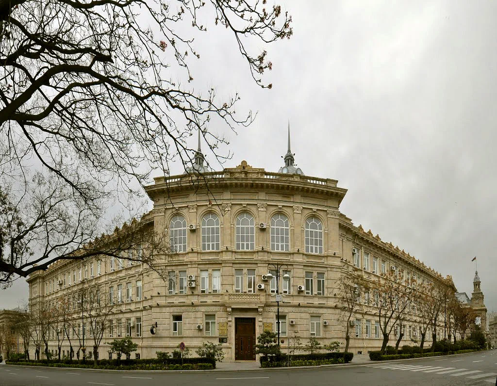 azerbaycan-iktisat-universitesi